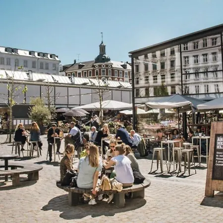 Unbeatable Cph Location - Local With Sunny Terrace Apartmán