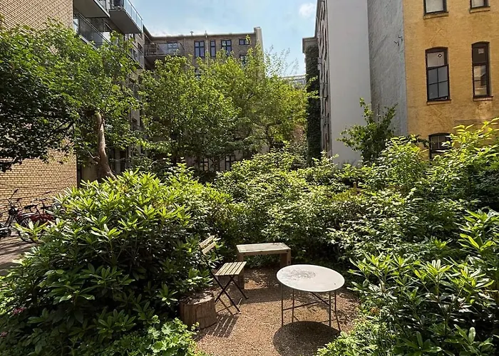 Unbeatable Cph Location - Local With Sunny Terrace Daire Kopenhag